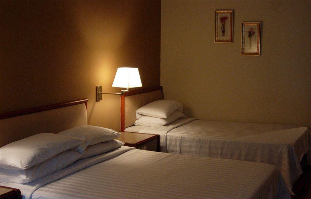 Duta Sands Beach Resort Kuantan Room photo